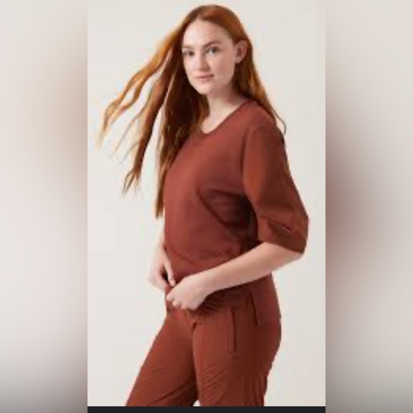 EUC Athleta Harlow Hybrid Tee- M - Picture 2 of 5